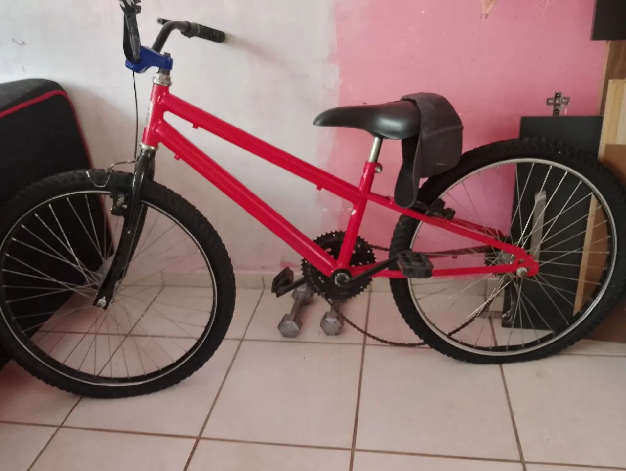 Bicicleta vermelha aro 24