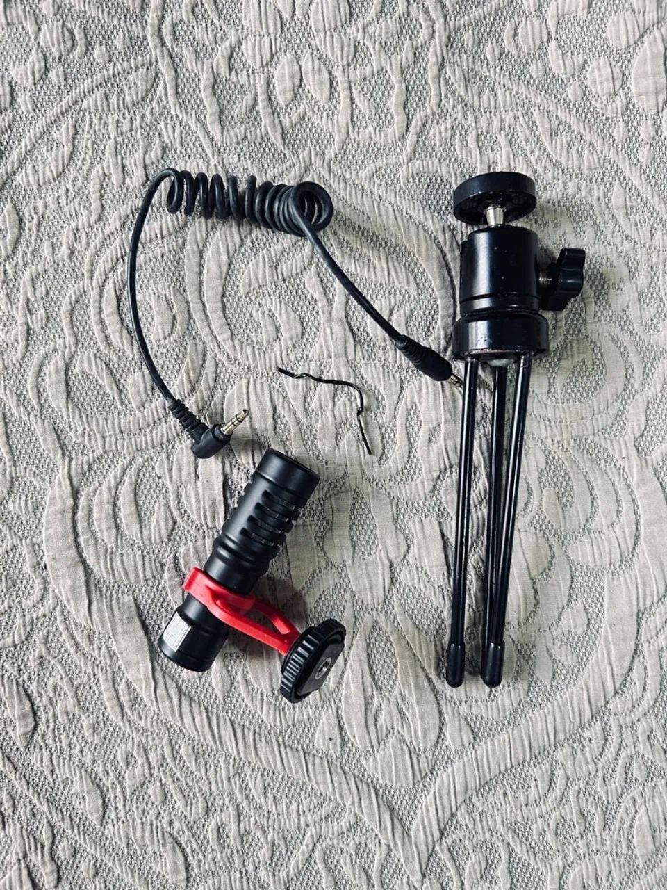 Kit microfone de mesa direcional + tripé