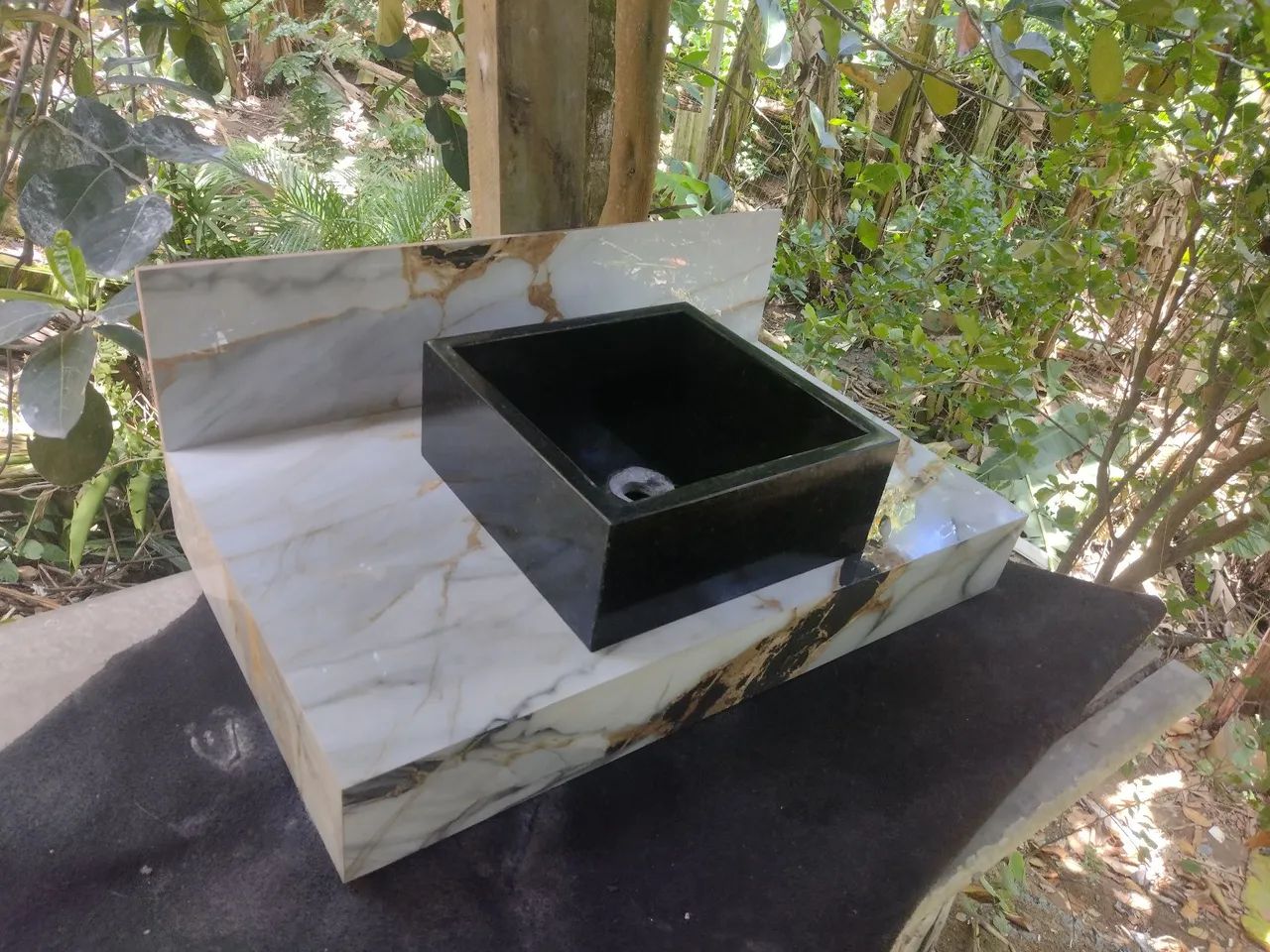 Balcão de banheiro em porcelanato 