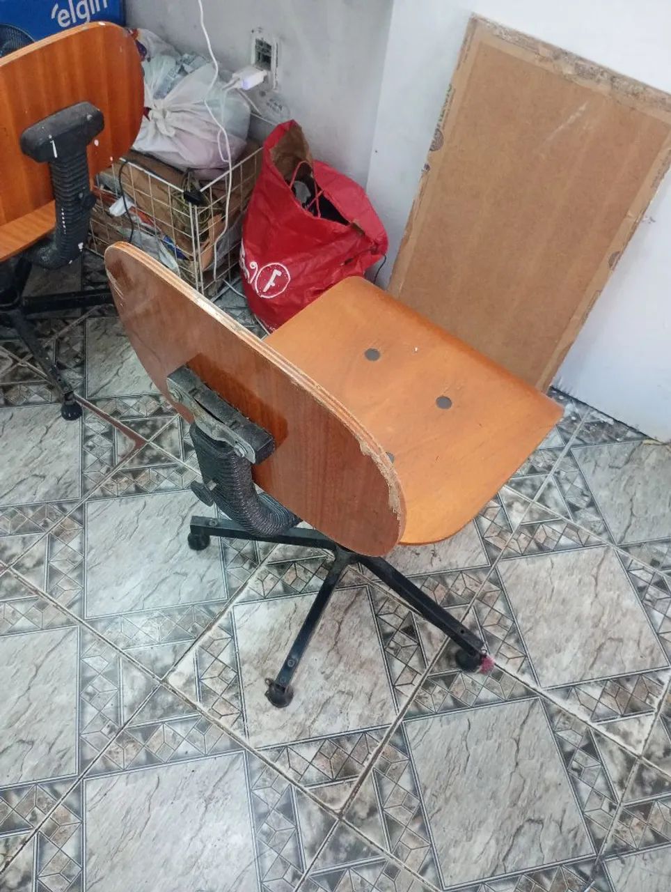 Cadeiras de madeira com encosto ajustável - Foto 2