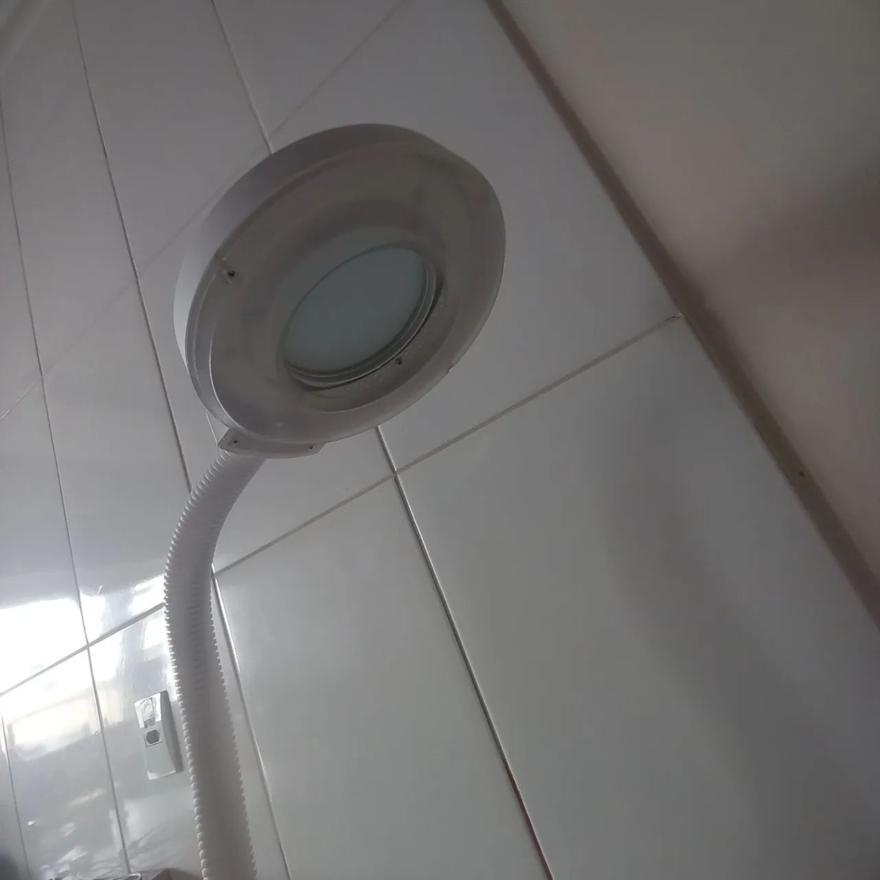 Luminária de Chão com LED - Iluminação Direcionável - Foto 5