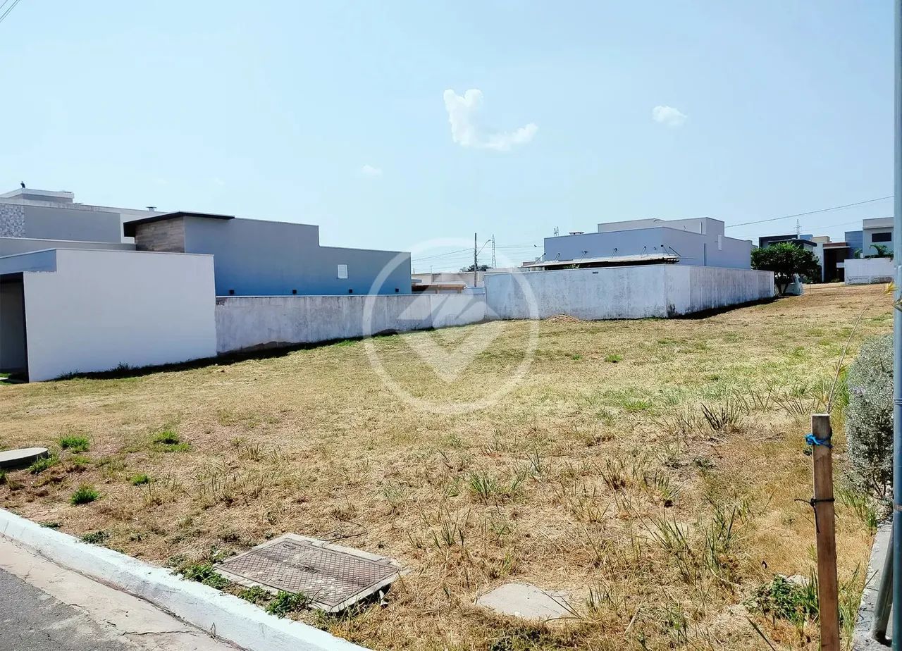 Vende-se terreno em condomínio de Alto Padrão - Condomínio Primor da Torres - 250m² plano 
