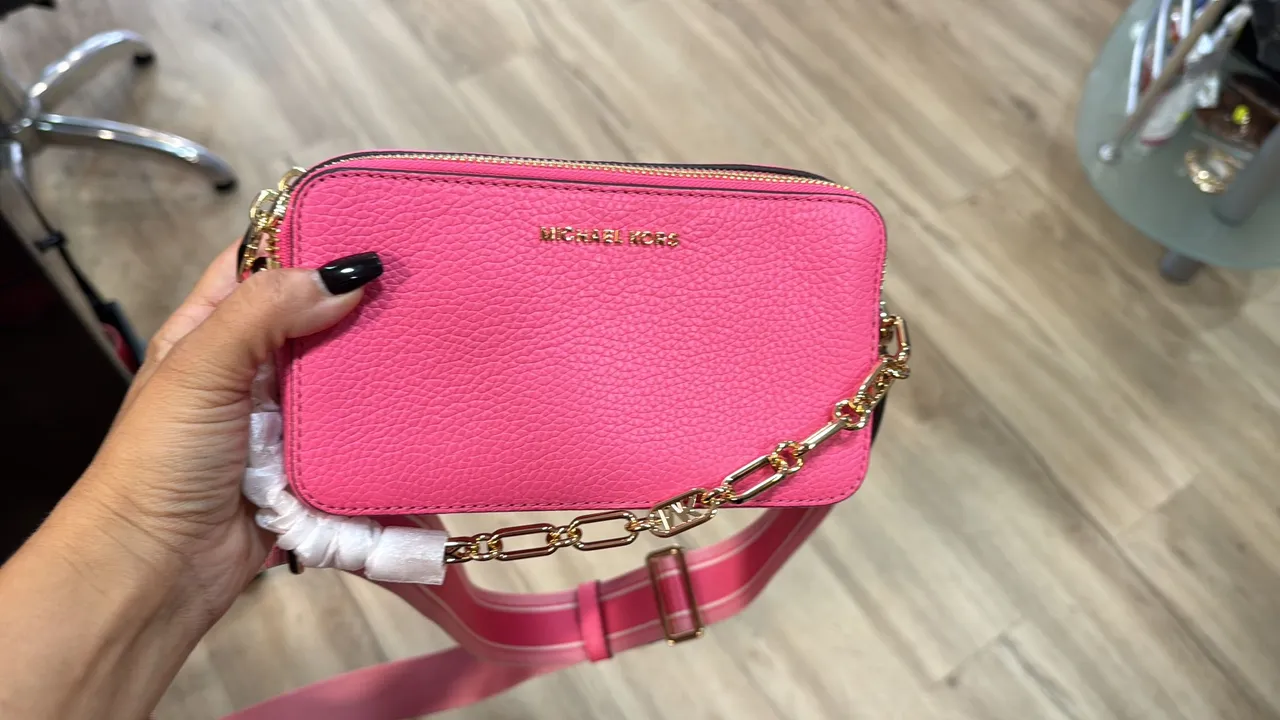 Bolsas, carteira ,relógio tudo comprado na França e com etiqueta tudo Original