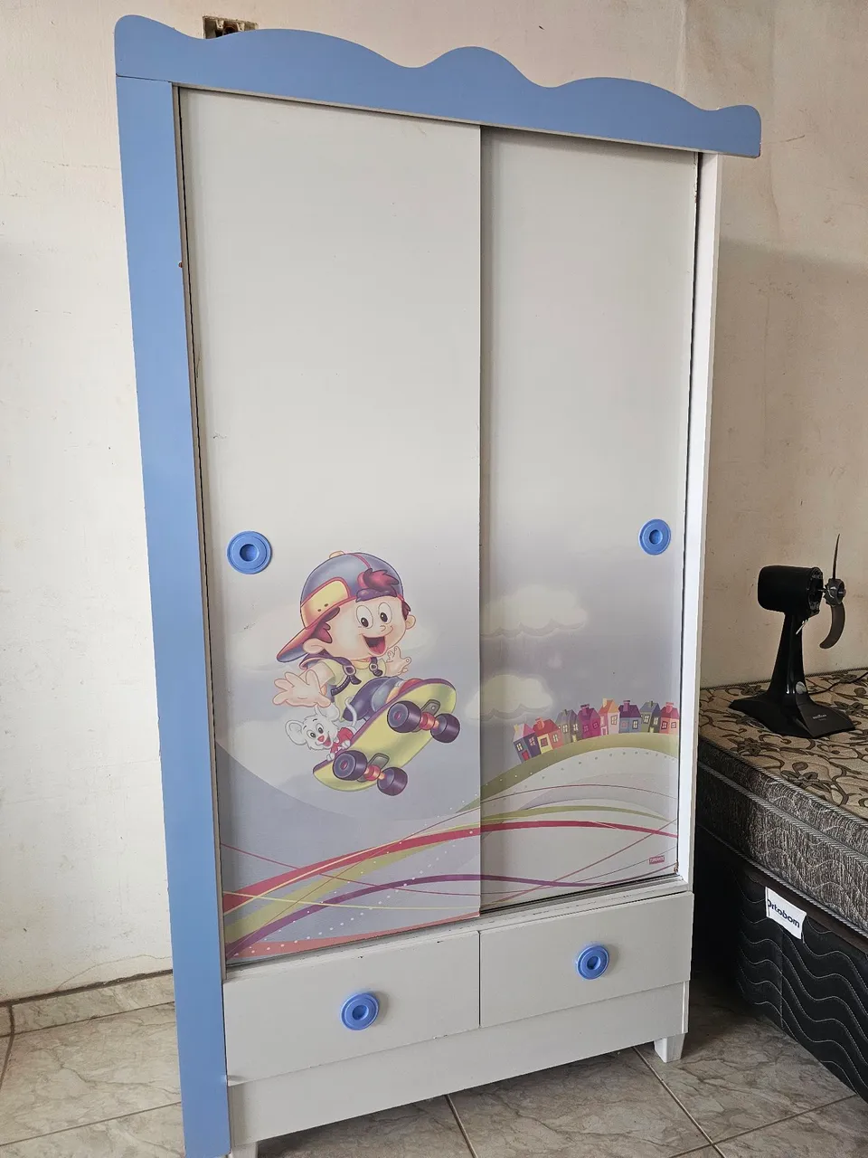 Guarda roupa infantil usado