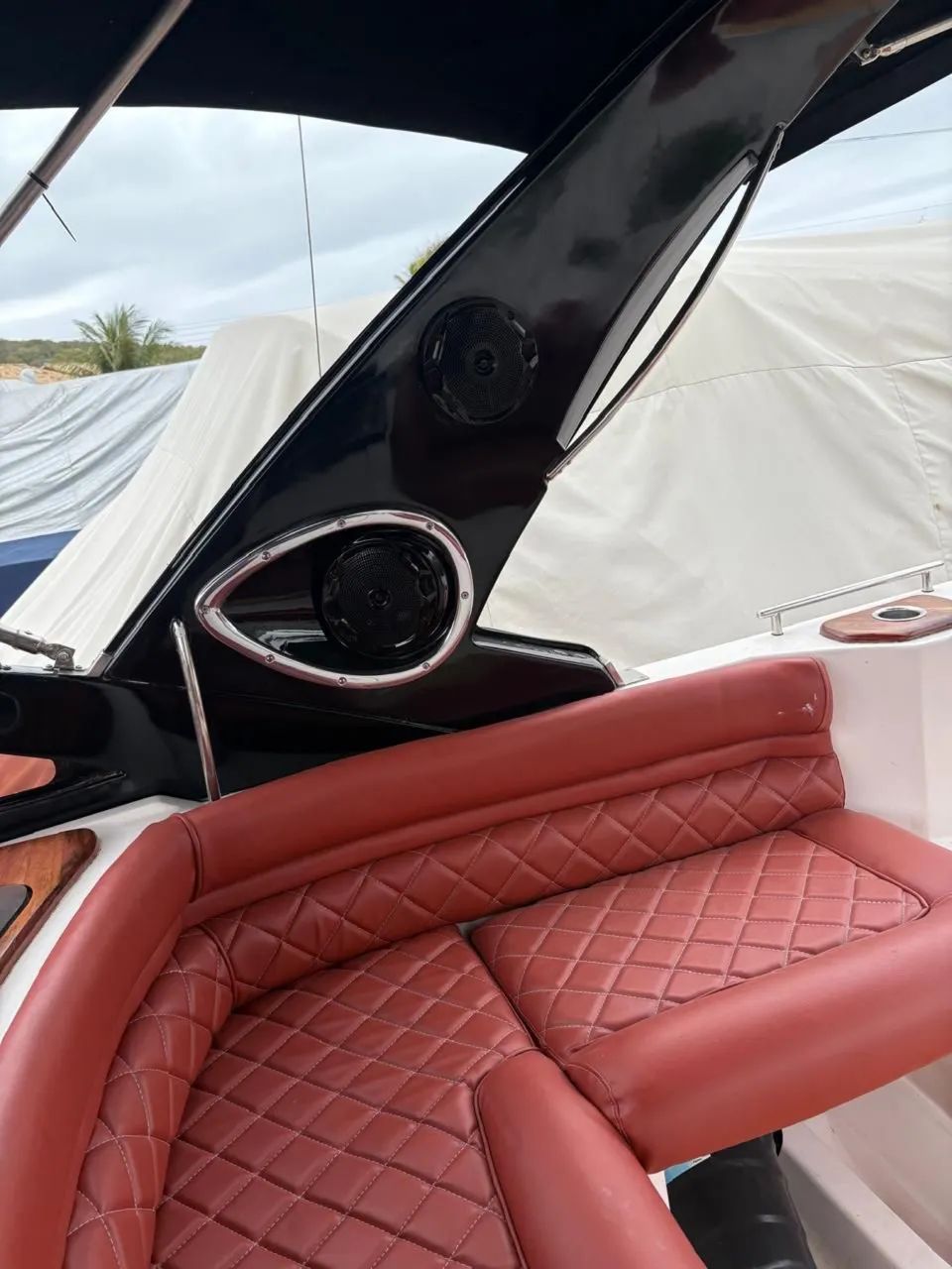 LANCHA COMPLETA, CONFORTÁVEL E PRONTA PARA NAVEGAR. - Foto 4