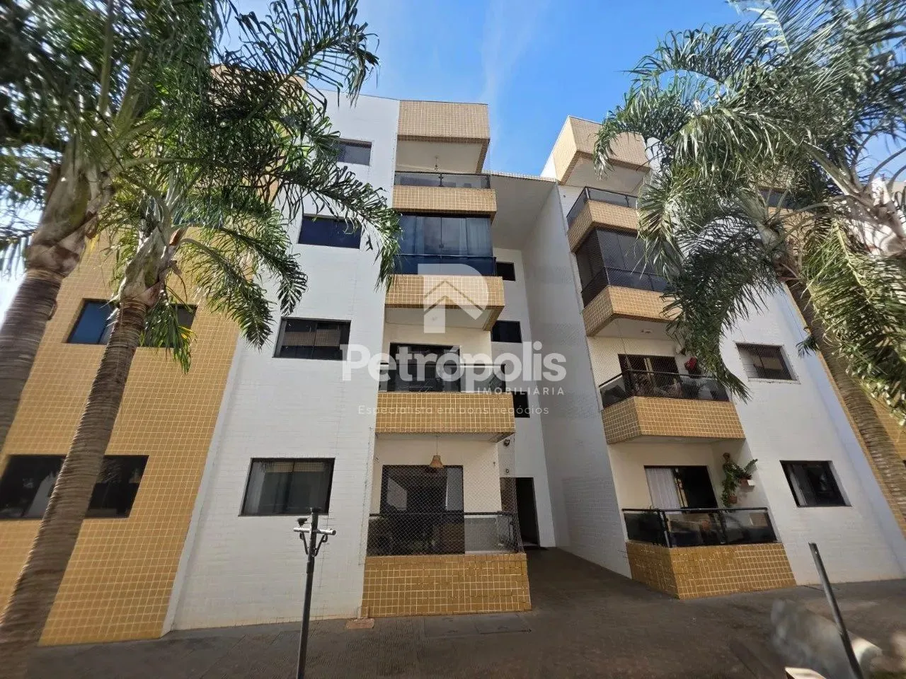 Oportunidade na 406 Norte! Apto com 2 Suítes, Planejados e Condomínio com Piscina com 95 m