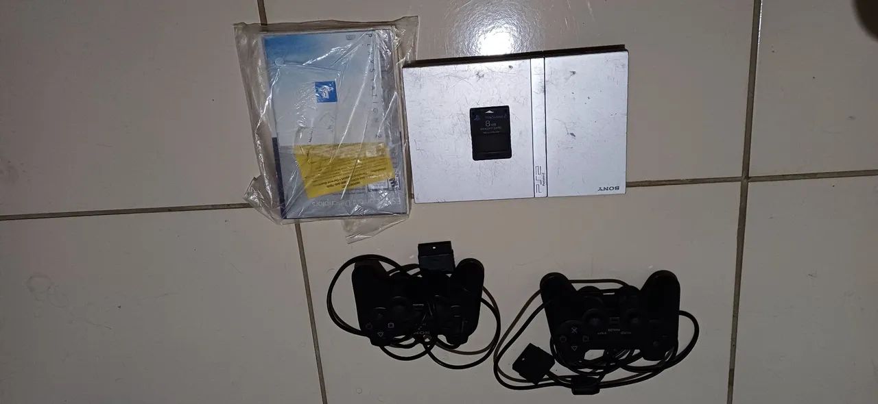 Playstation 2 com 2 controles - Foto 3