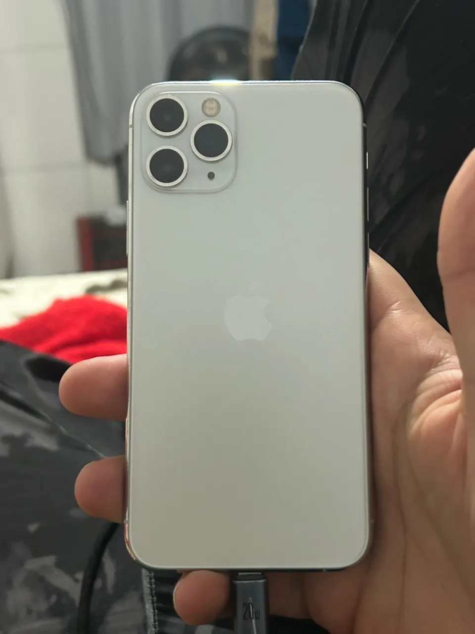iPhone 11 Pro - Branco Impecável