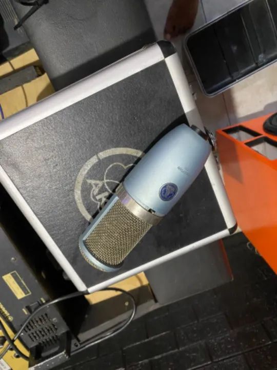 Microfone de studio AKG perception 420