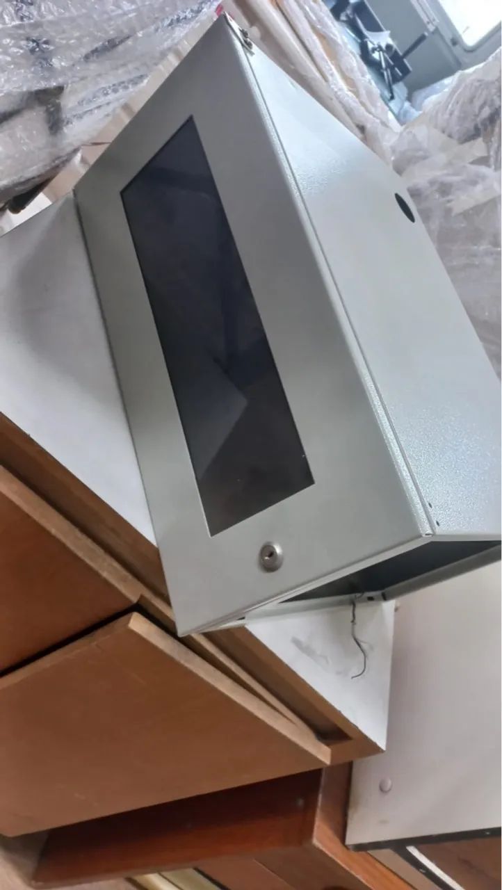 Caixa metálica bege com parte da frente transparente  - Foto 4