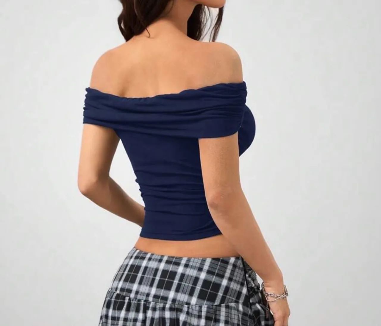 blusa ombros de fora azul marinho  - Foto 2