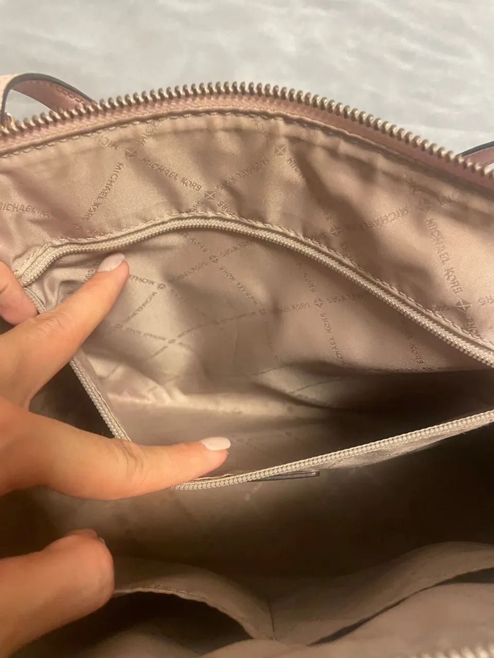 Bolsa Michael kors original usada - Foto 2
