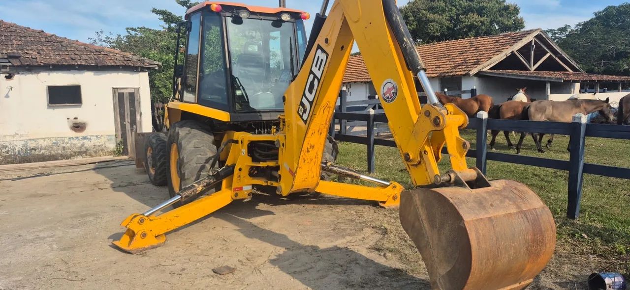 Retroescavadeira JCB 3CX 4x4 - Ano 2021 - R$ 285.000 - Foto 2
