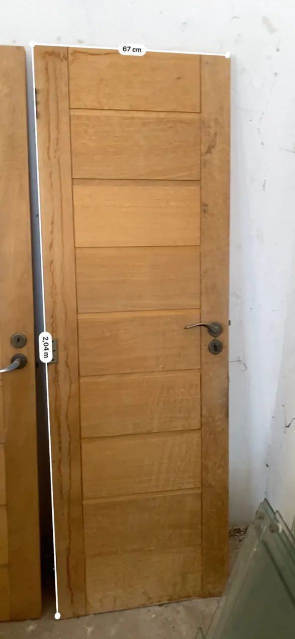 Portas de madeira maciça (Jequitibá)64286340757378124