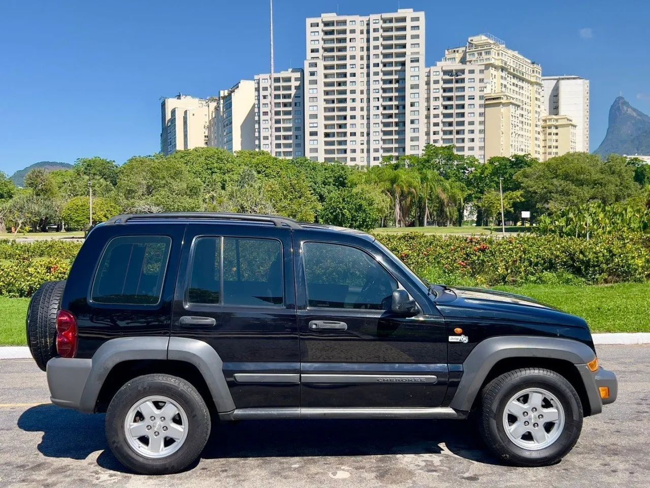 Jeep Cherokee 2006 3.7 sport 4x4 v6 12v gasolina 4p automático - Foto 3