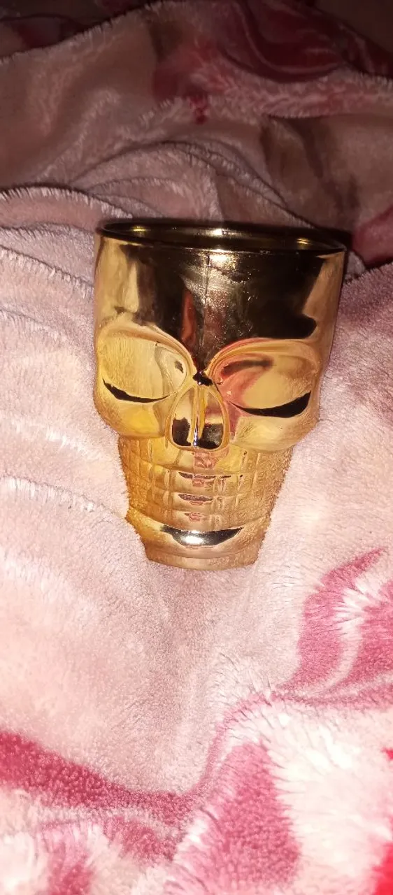 Copo Caveira Dourado