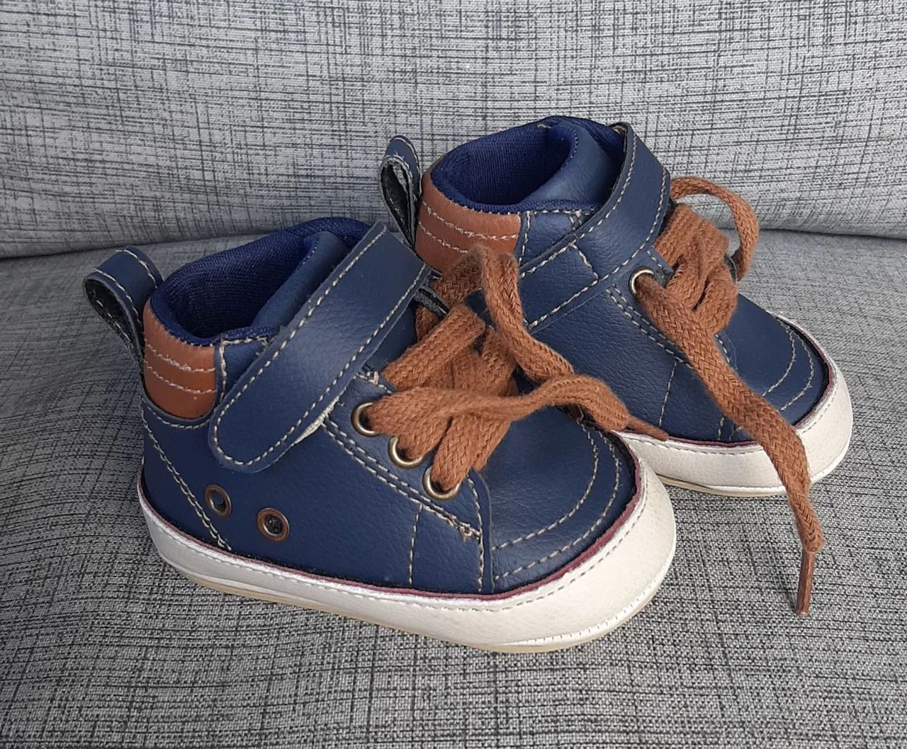 Tênis de bebê tamanho 19