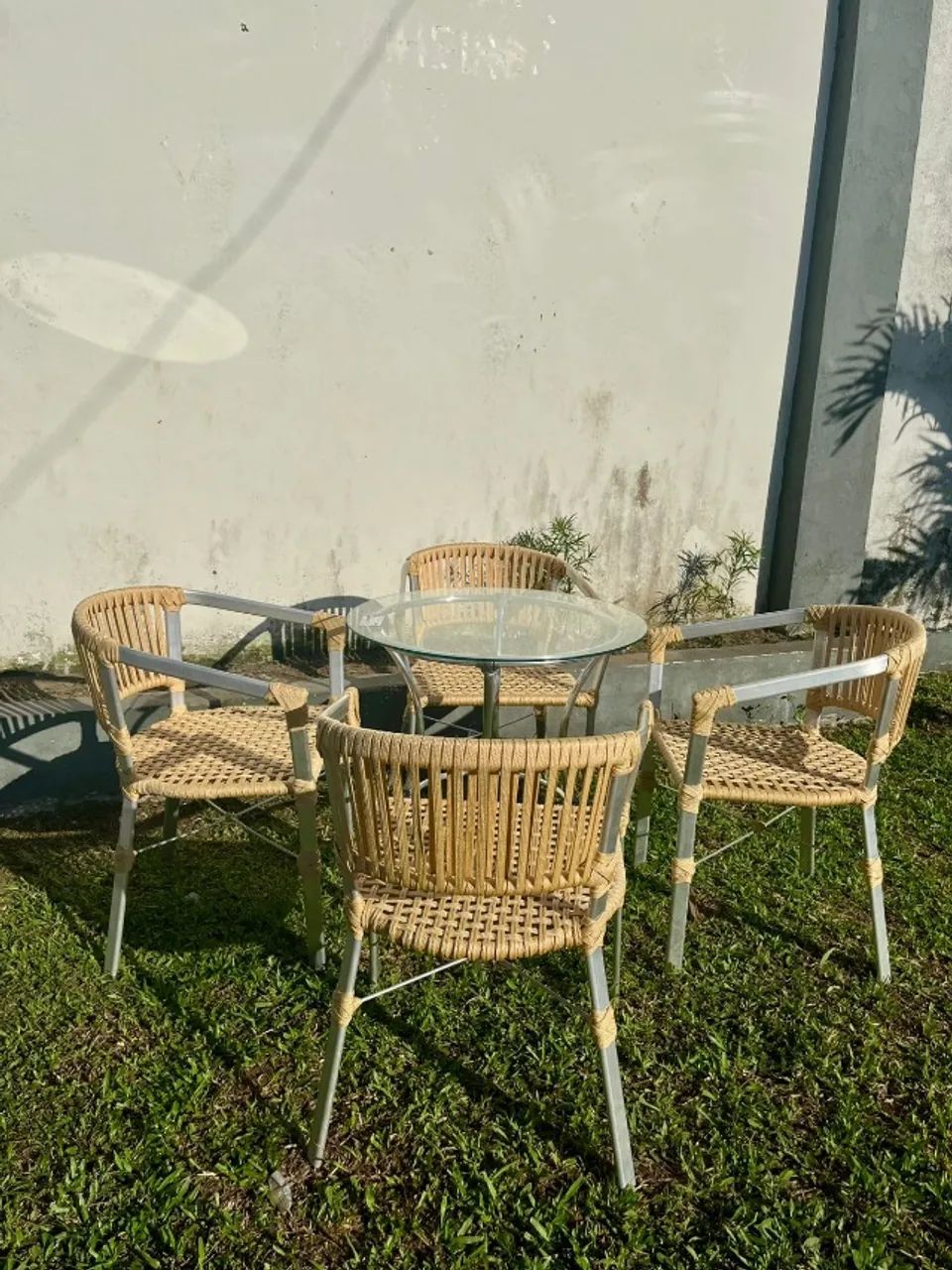 Conjunto Mesa de vidro com Poltronas Havaí.
