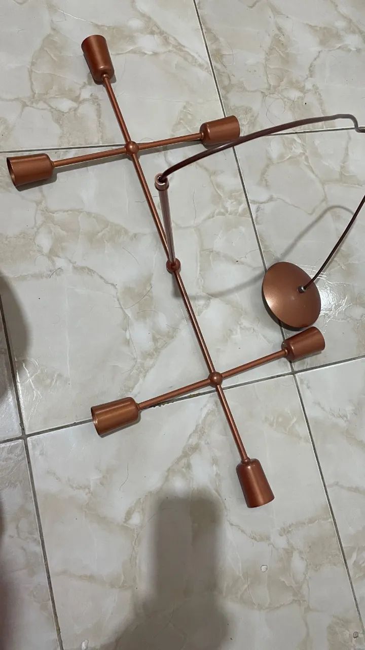 Luminária luxo 6 hastes 