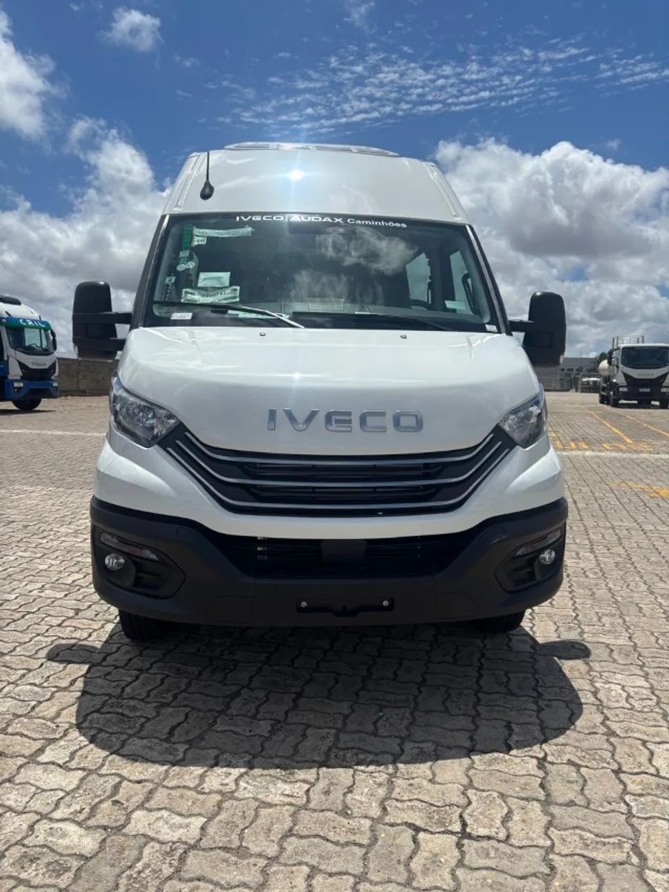 Iveco Daily DAILY Minibus 50-180 Fretam.(Diesel)(E6) 2025