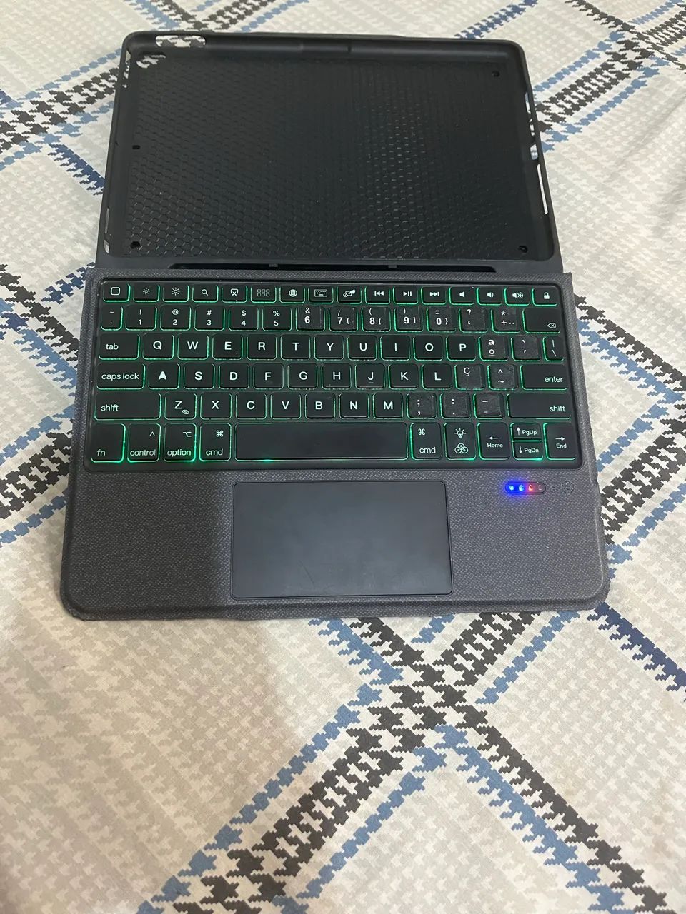 Capa teclado iPad 9 - Foto 2