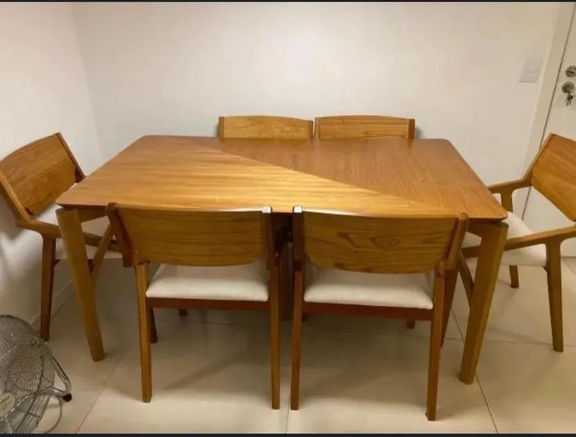 CONJUNTO DE MESA E 6 CADEIRAS DE MADEIRA E LINHO  - Foto 2