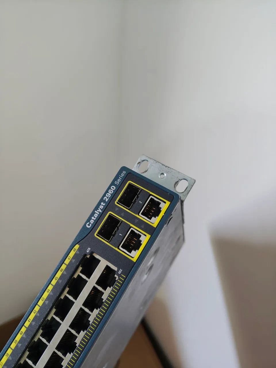 Switch Cisco catalyst 2960 - 48 portas 