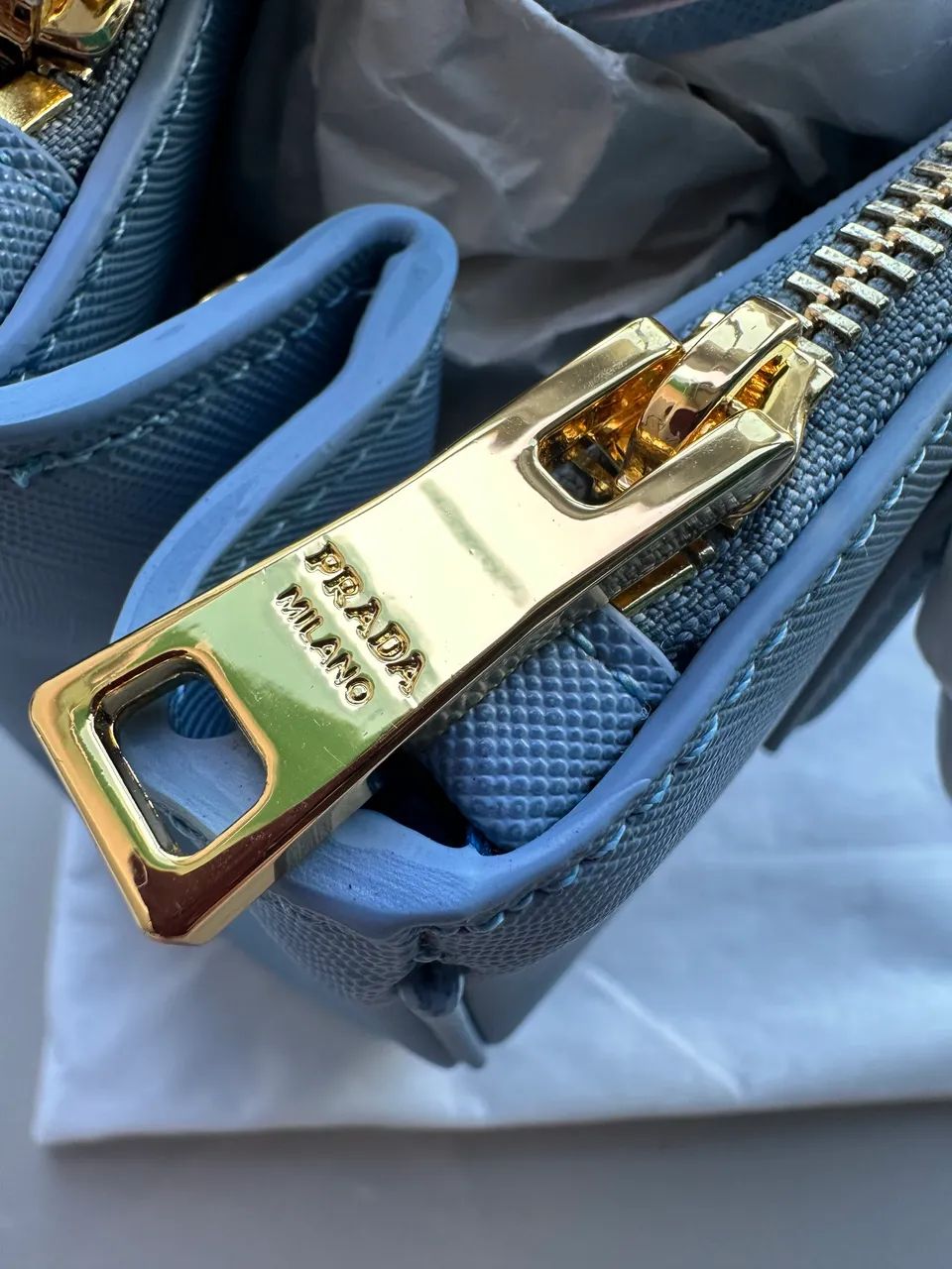 Bolsa Feminina em couro Saffiano azul bebê - Bolsas, malas e