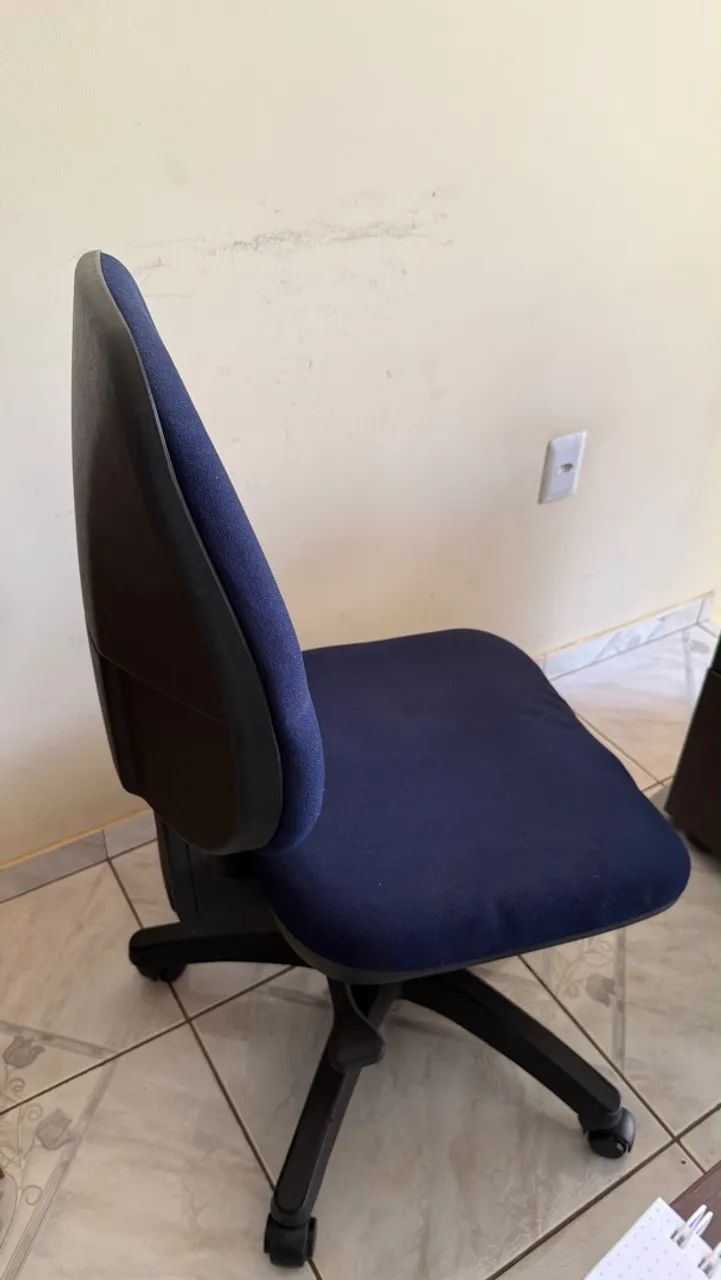 Cadeira de escritório giratória  - Foto 4