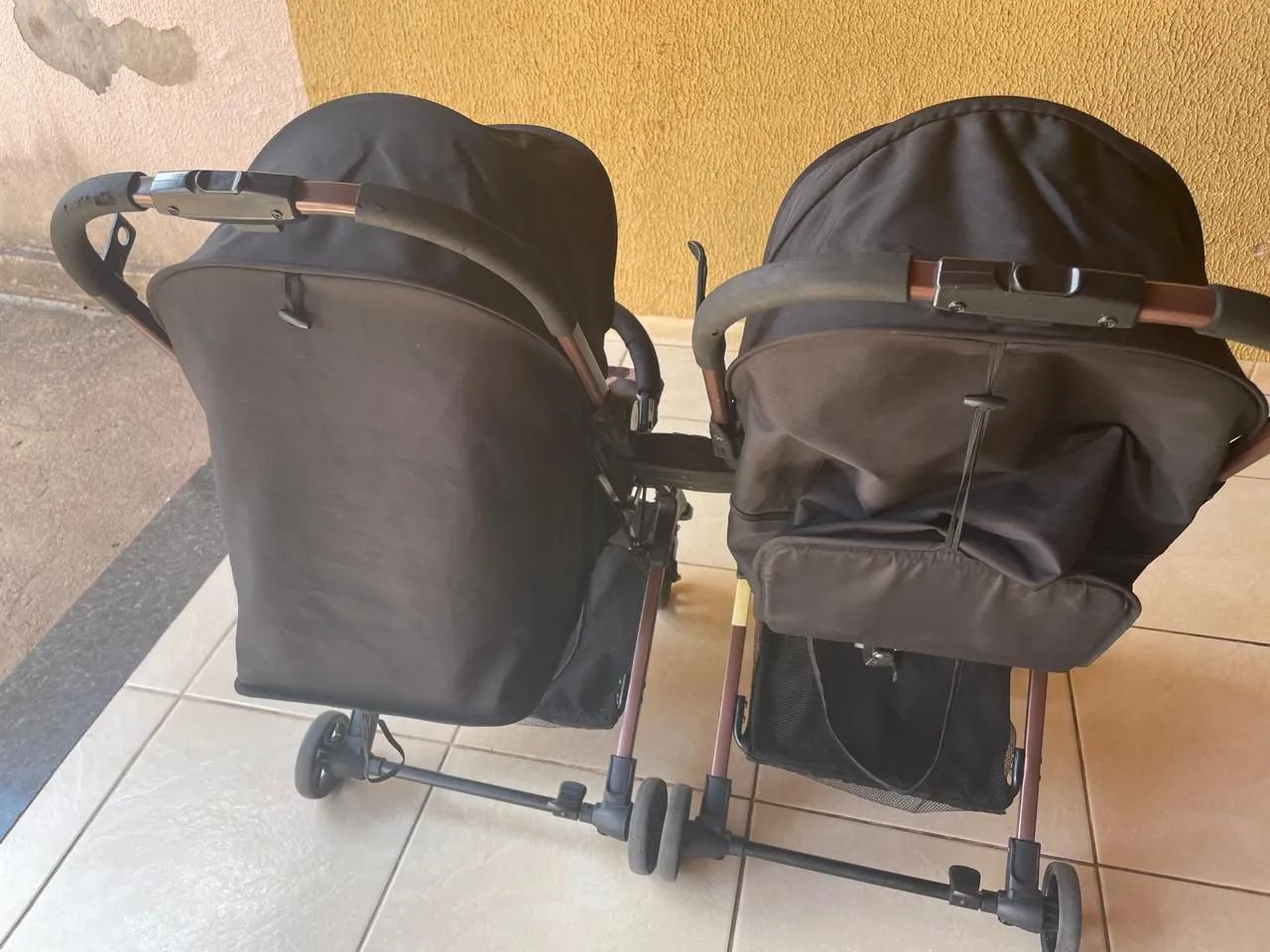Carrinho para bebê gêmeos  - Foto 3