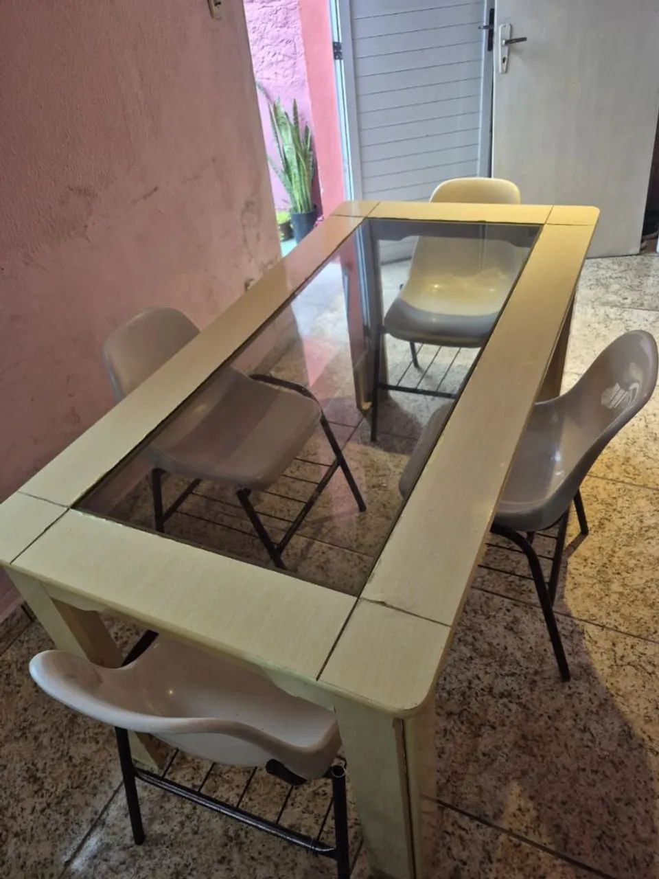 Mesa de jantar / cozinha 4 cadeiras 