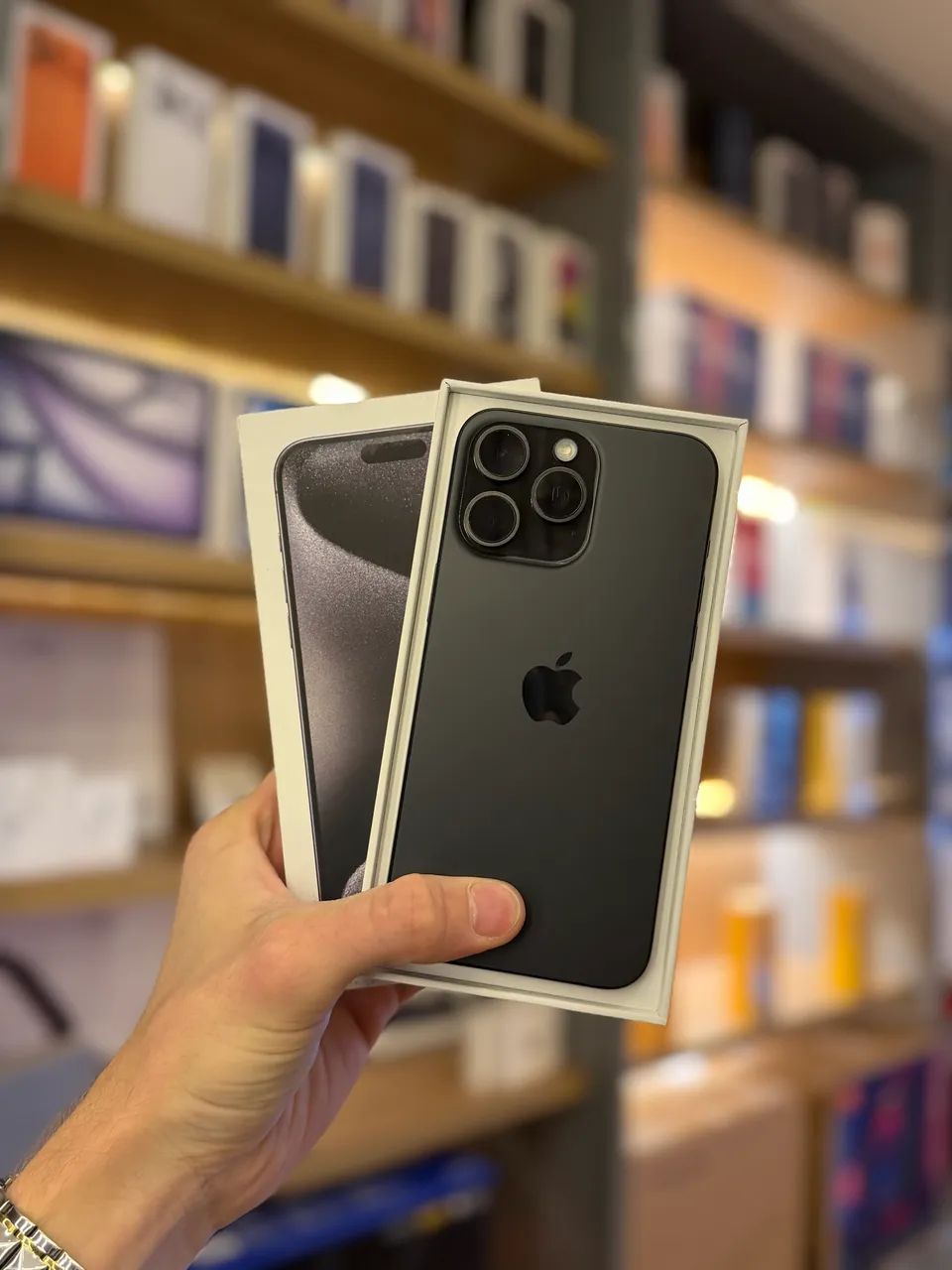 iPhone 15 Pro a Max 512Gb Seminovo Impecável - Celulares e