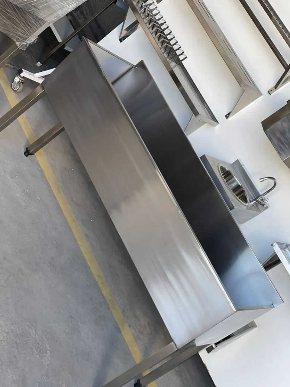 Tanque industrial com 1,85mt de comprimento , todo em inox 