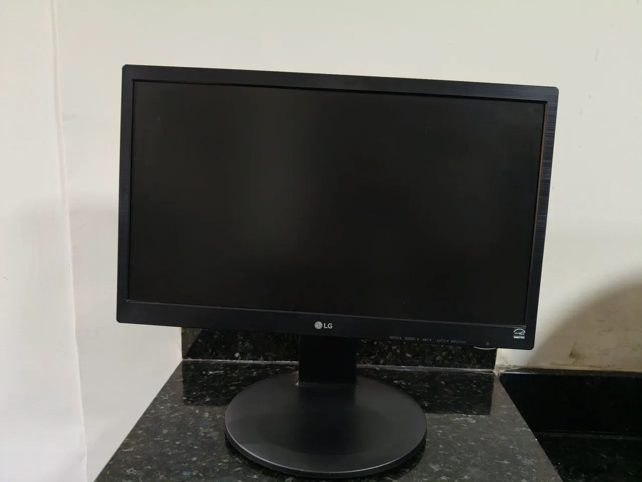 *** OPORTUNIDADE***  monitor LG ( 20 polegadas)