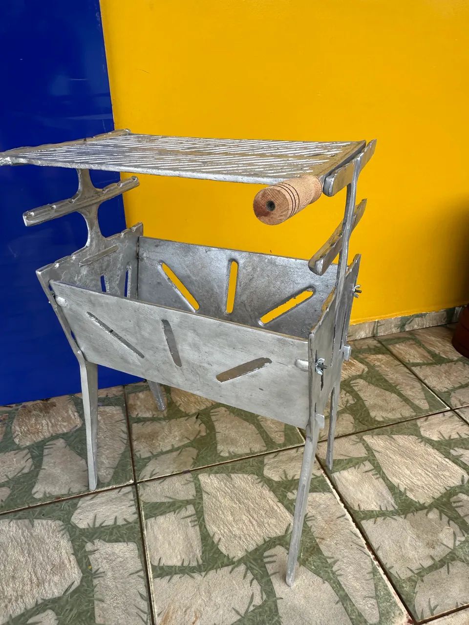 CHURRASQUEIRA DESMONTÁVEL 