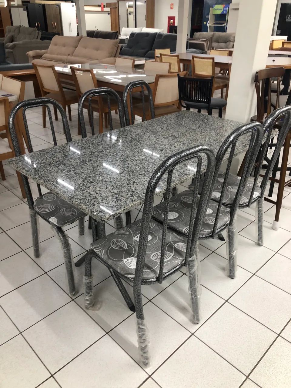 Mesa granito 6 cadeiras NOVA