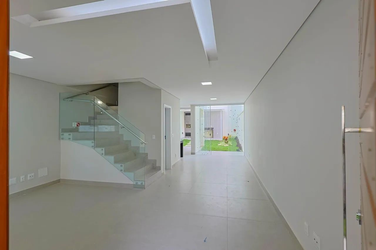 Casa à Venda - Nova Floresta, 4 Quartos, 160 m2
