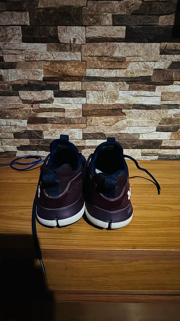 Tênis UNDER ARMOUR tamanho 38 - Foto 4