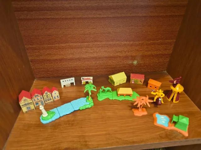 Brinquedos diversos Kinder Ovo