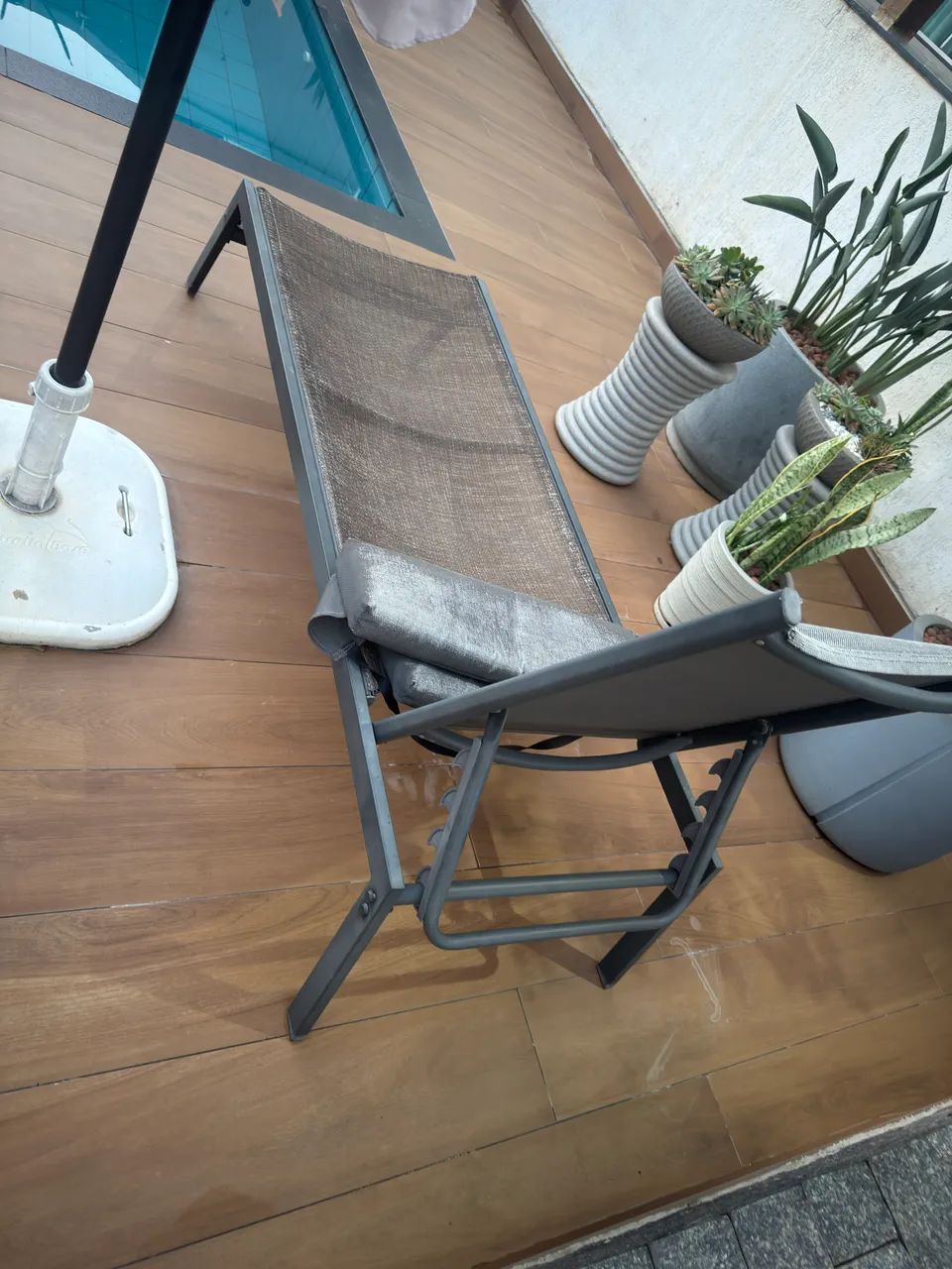 Duas espreguiçadeira usadas - Foto 5