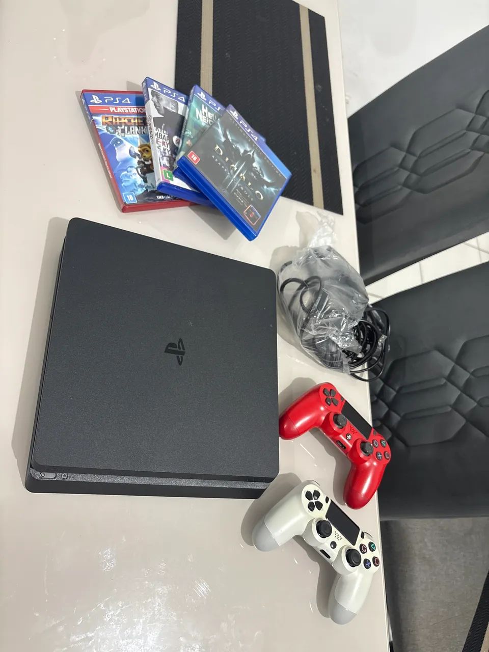 PlayStation 4 Slim 1TB