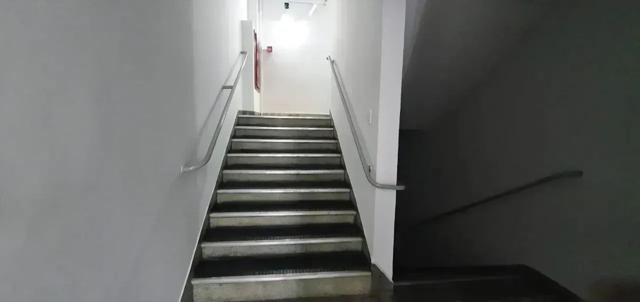 Alugo prédio comercial na Avenida Miranda Reis - Aprox. 1.165m² de área construída - Cuiab - Foto 5