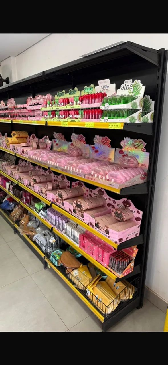 Prateleiras de aço preta
