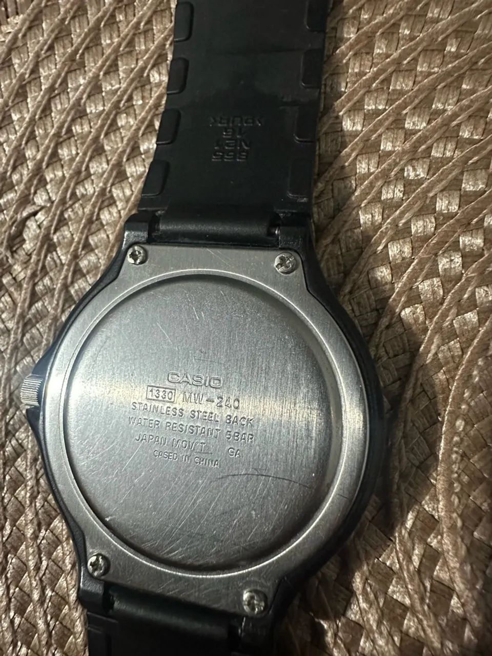 Vendo ou troco relógio casio todo preto  - Foto 3