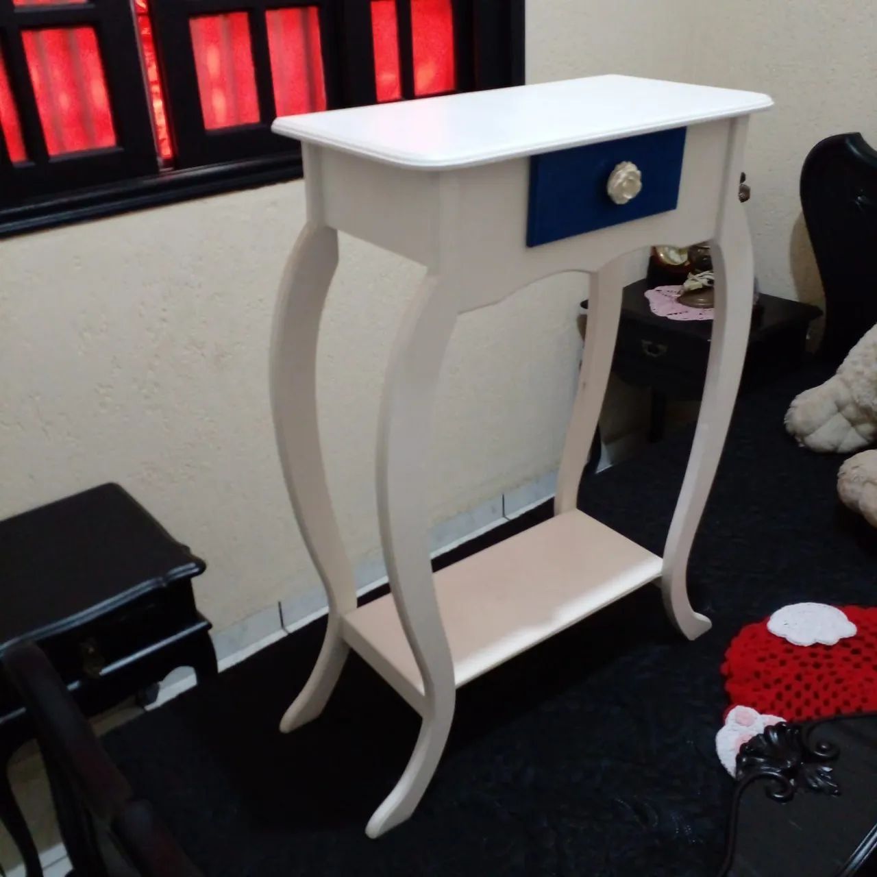 Mesa antiga de cabeceira 