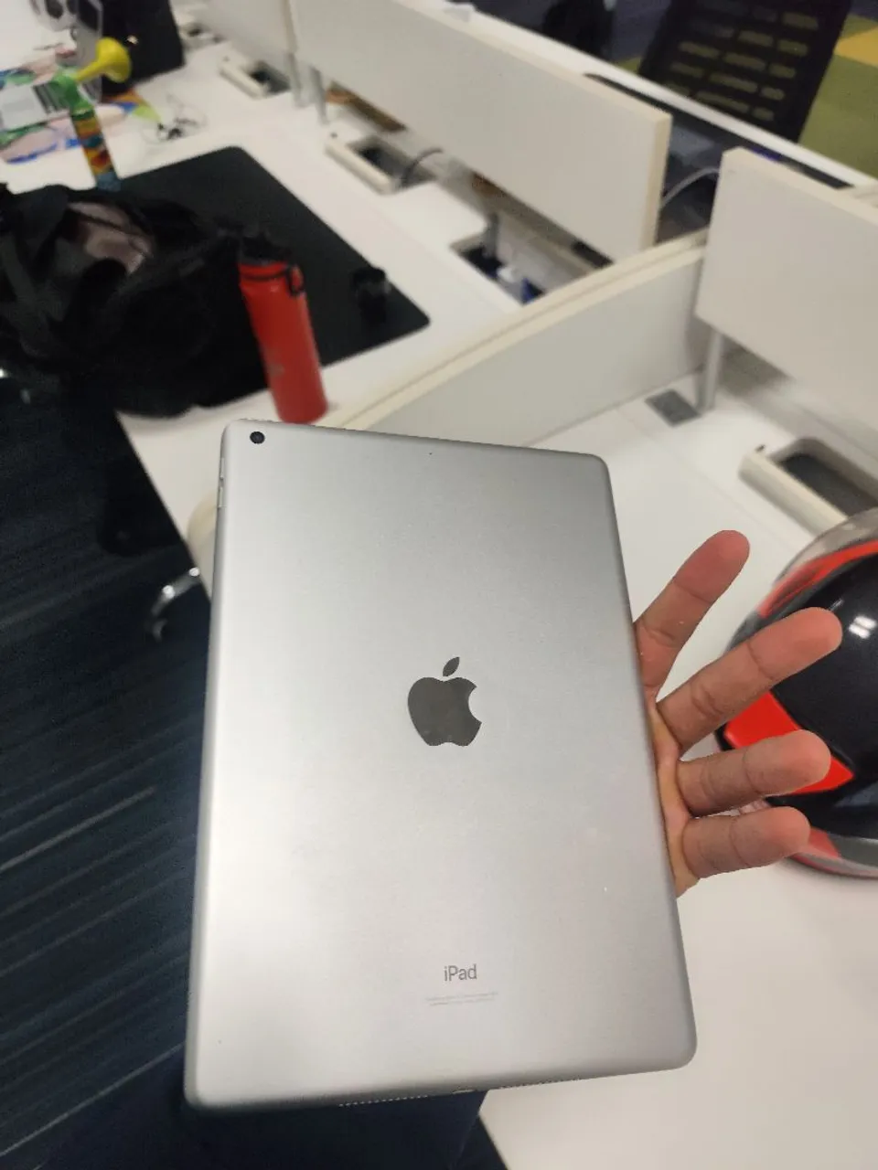 IPAD 9 GERAÇÃO 64GB + CANETA APPLE PENCIL COMBO - Tablets e E