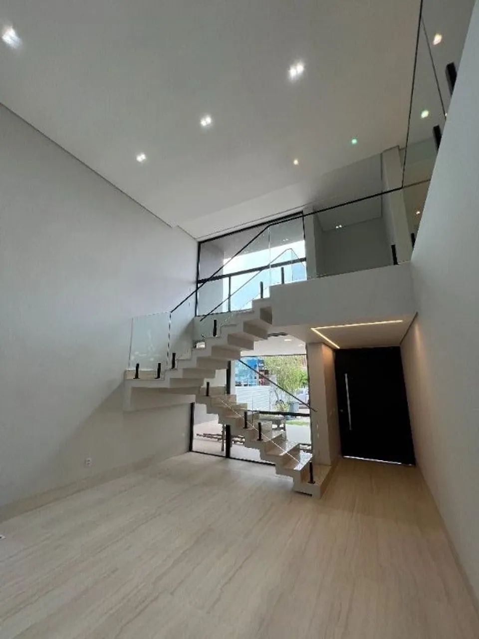 Casa com 04 suítes à venda com piscina e churrasqueira, terreno de 451m2 e área const de 4 - Foto 3