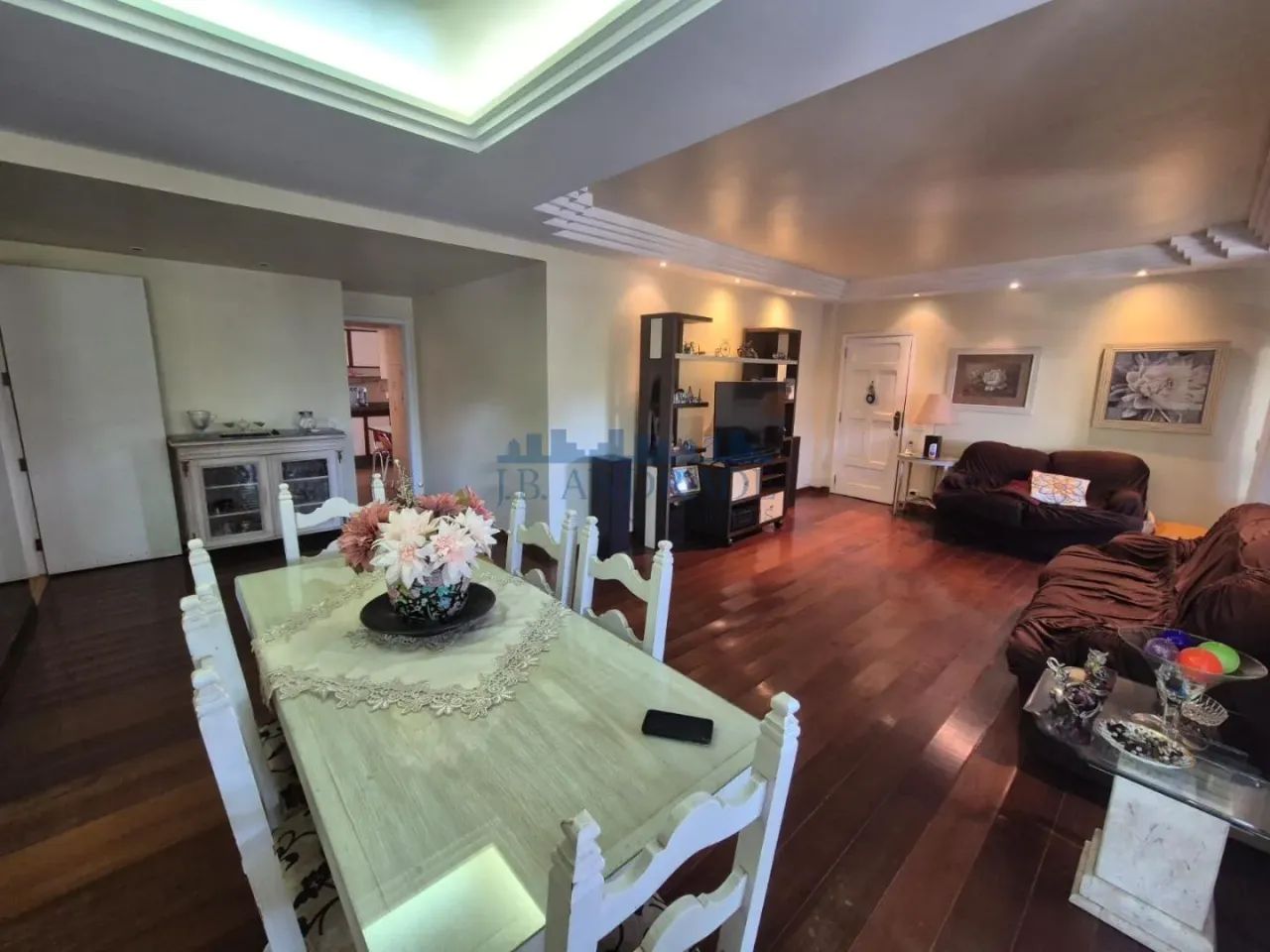 Excelente apartamento em localização privilegiada com 130m, 2º andar, 3 quartos - Foto 3