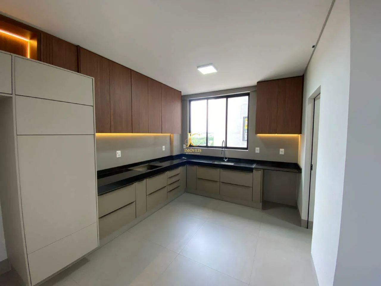 Apartamento residencial de 135 m² com 3 suítes no Centro de Divinópolis - Foto 4