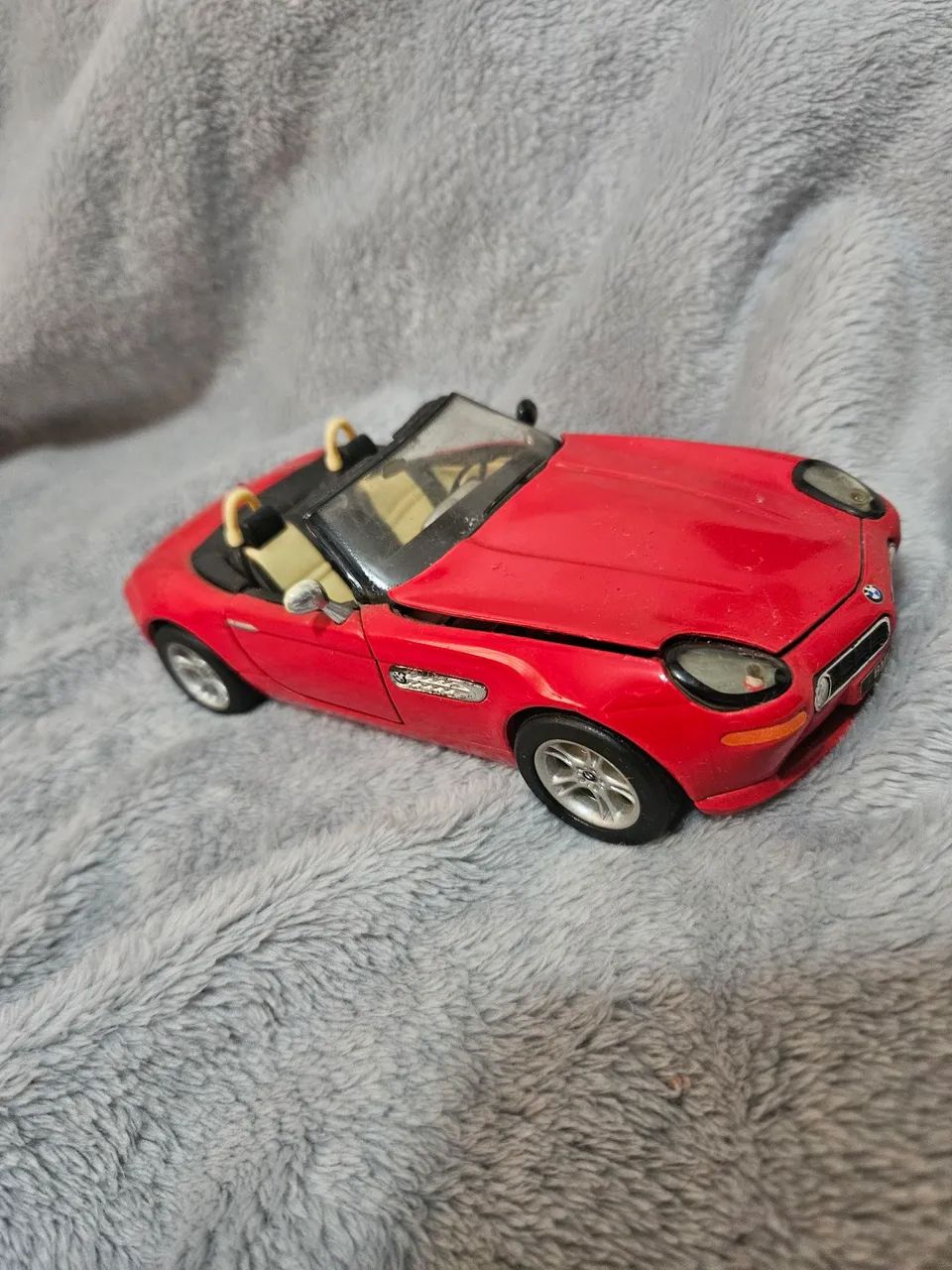 Miniatura 1/24 bmw z8 metal 1999 - Hobbies e coleções - Jardim